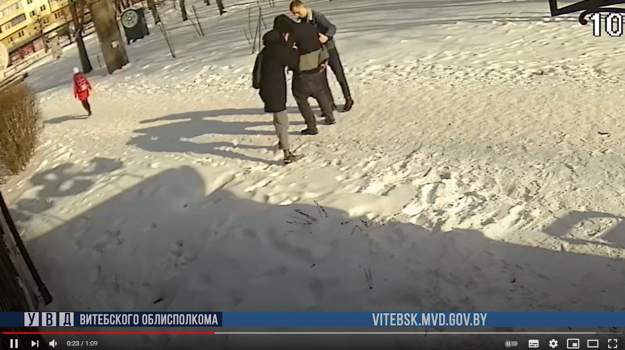 В Новополоцке пьяный хулиган ударил школьника