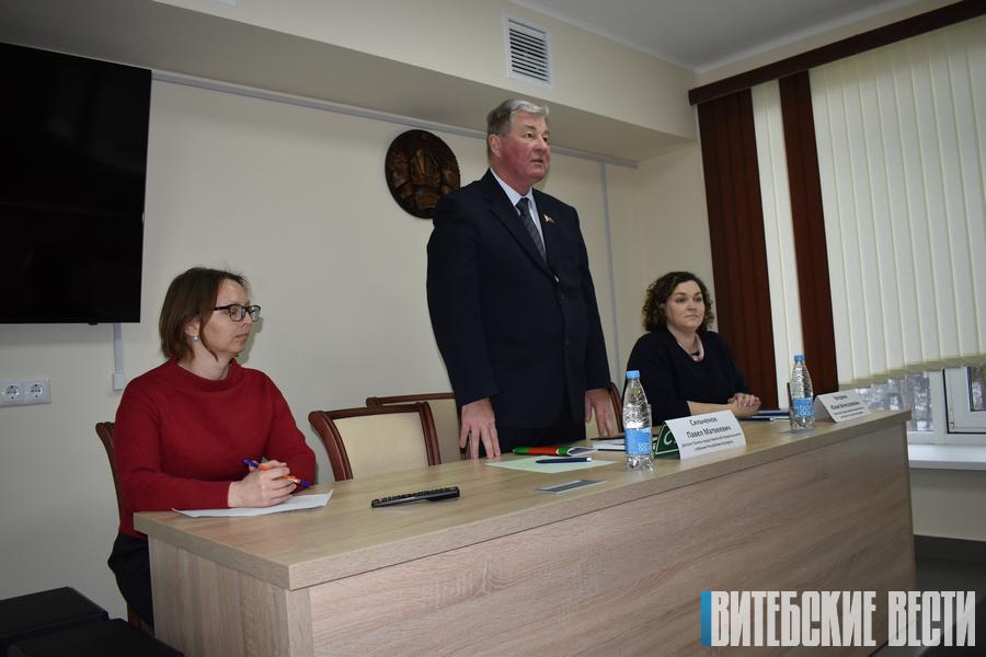 Проект изменений и дополнений Конституции обсудили с Павлом Сильчёнком
