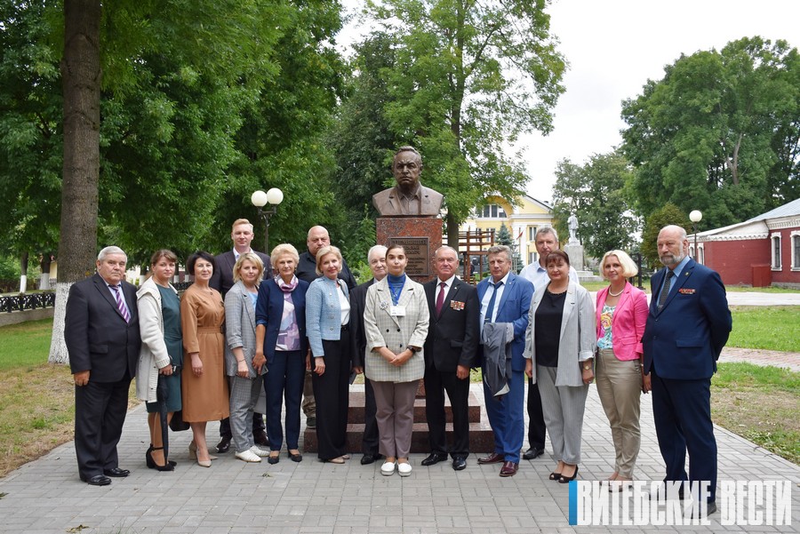 Год народного единства и проблемы в политвоспитании обсудили на заседании областного координационного совета общественных объединений и политических парий 