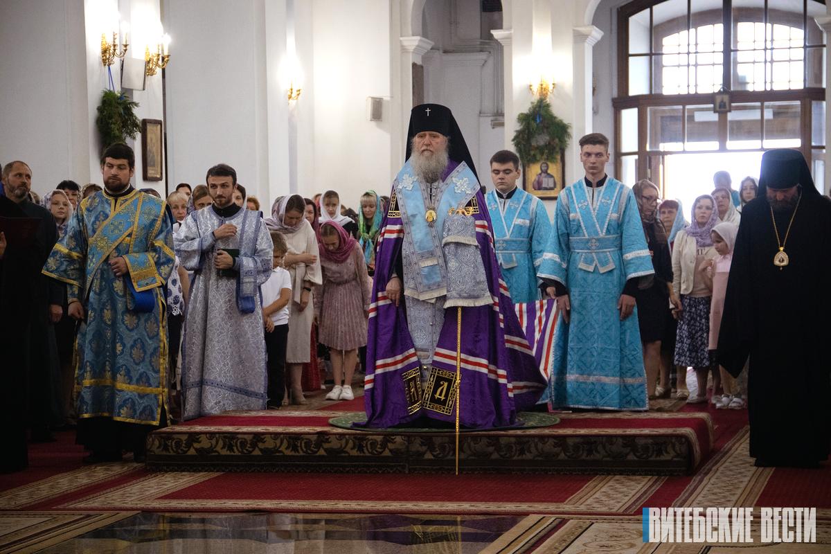 В Свято-Успенском кафедральном соборе в Витебске прошел молебен к началу учебного года