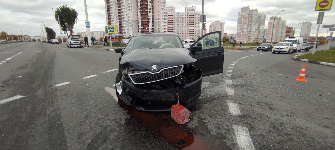 В Витебске произошло ДТП с участием учебного автомобиля