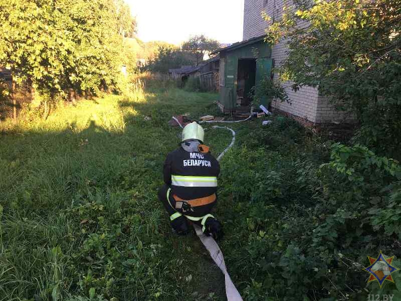 В Городке во время пожара работники МЧС спасли двух человек