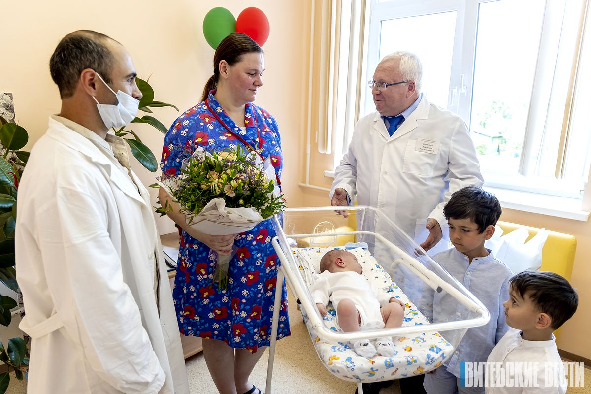 В Витебске чествовали малыша, рожденного в День Независимости