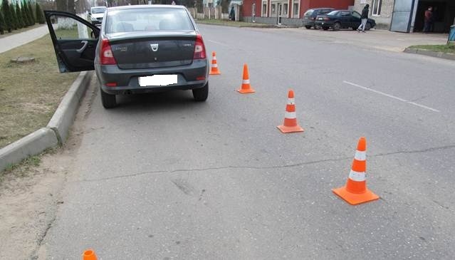 В Поставах иномарка во время движения задним ходом сбила пенсионерку