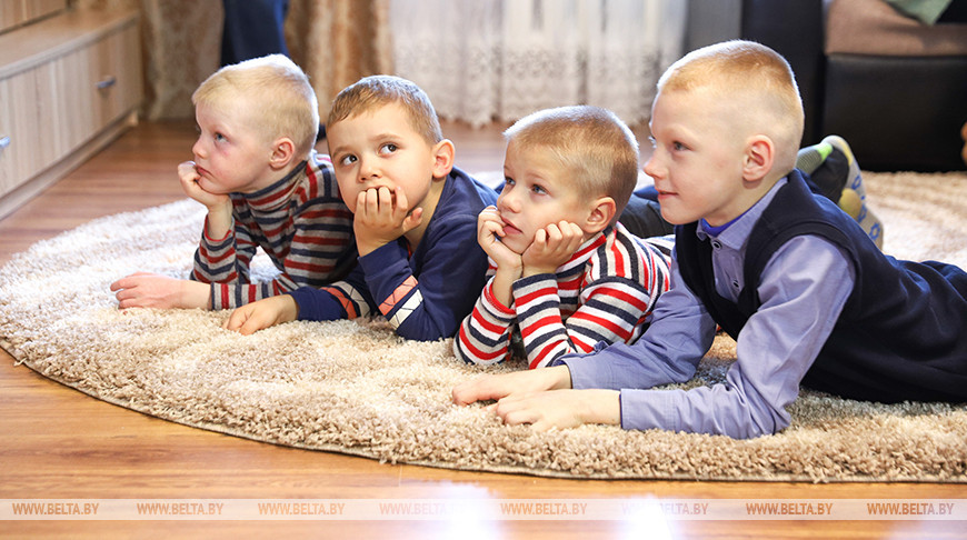 В Беларуси 88% детей, которые остались без попечения родной семьи, воспитываются в замещающих семьях