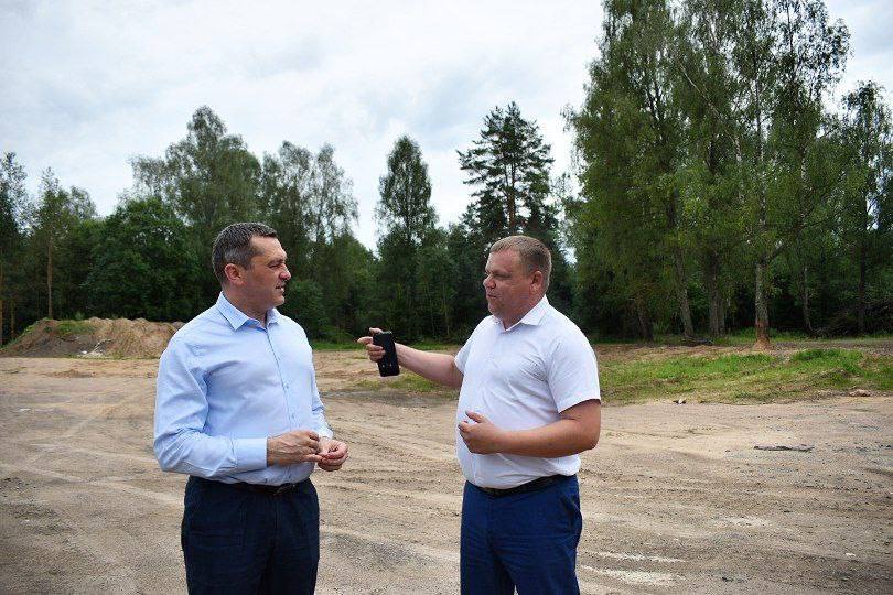 Александр Субботин в Россонском районе ознакомился с проектом и площадками под строительство АЗС
