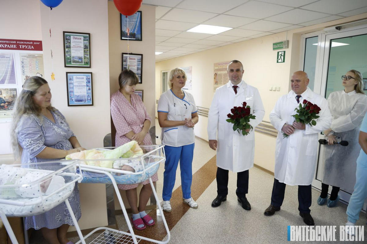 В Витебском областном роддоме поздравили женщин с Днем матери 