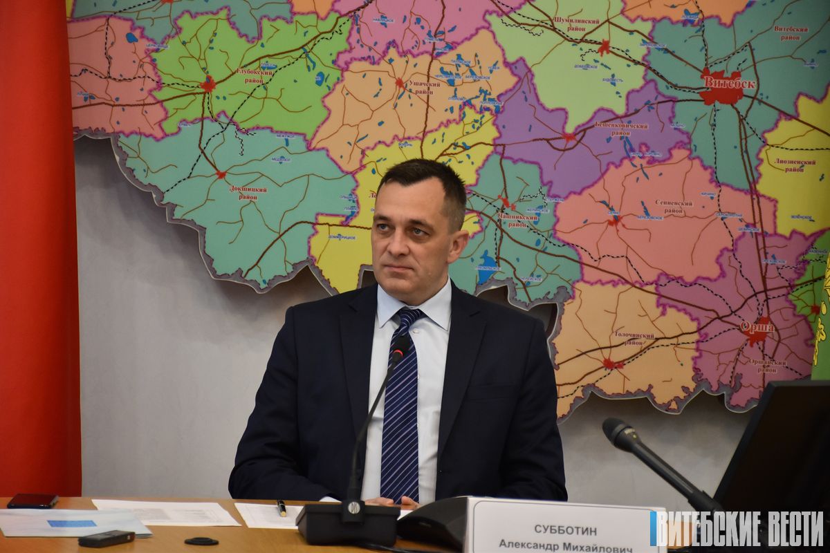 Александр Субботин провел «прямую телефонную линию» с жителями Витебской области