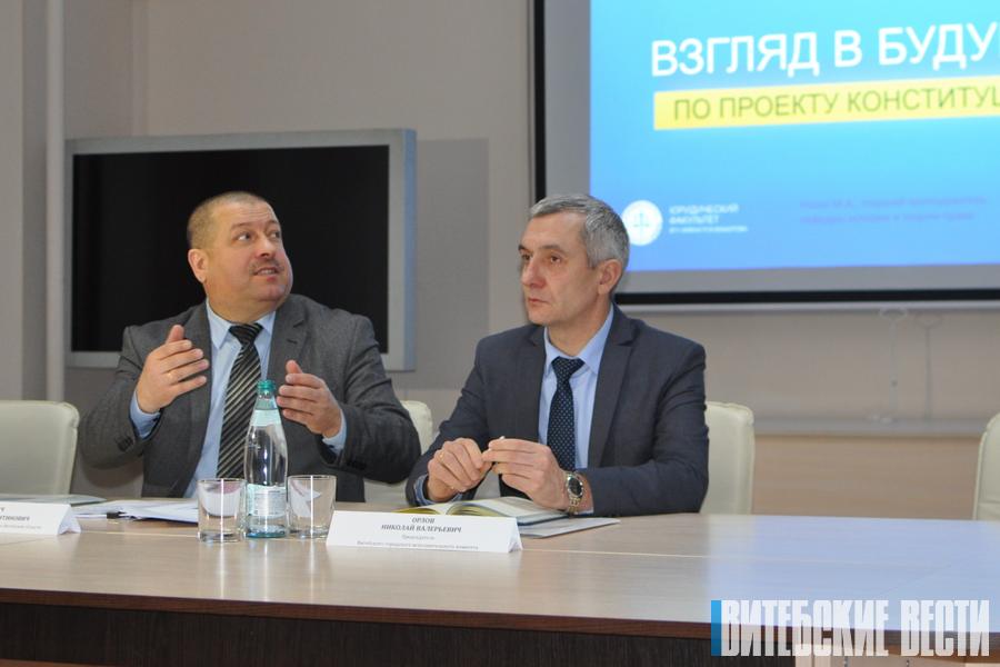 Новации Конституции обсудил Анатолий Линевич с коллективом витебского «Дисплея»