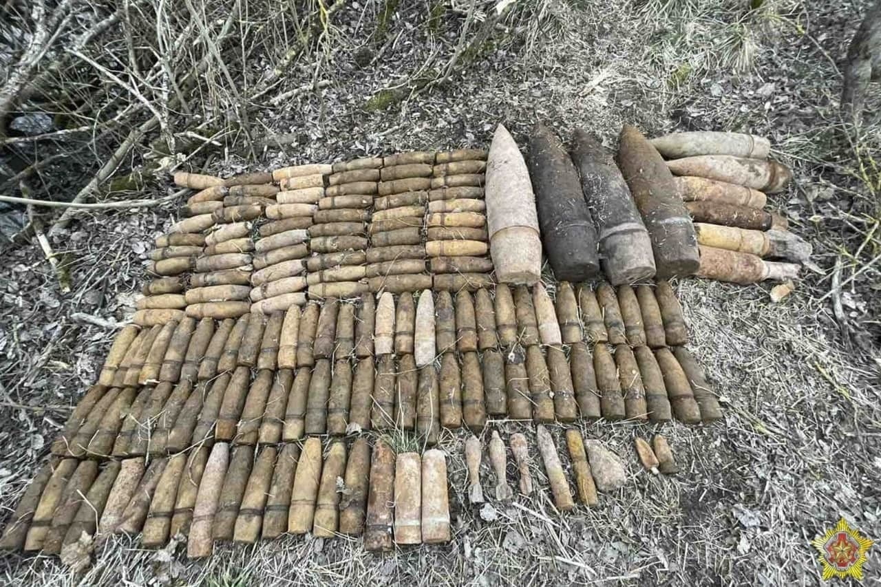 15200 артиллерийских снарядов обнаружила в Докшицком районе группа отряда разминирования Противоминного центра Вооруженных Сил
