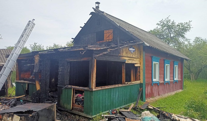 В Россонском районе мужчина поджег дом жены. В чем причина?