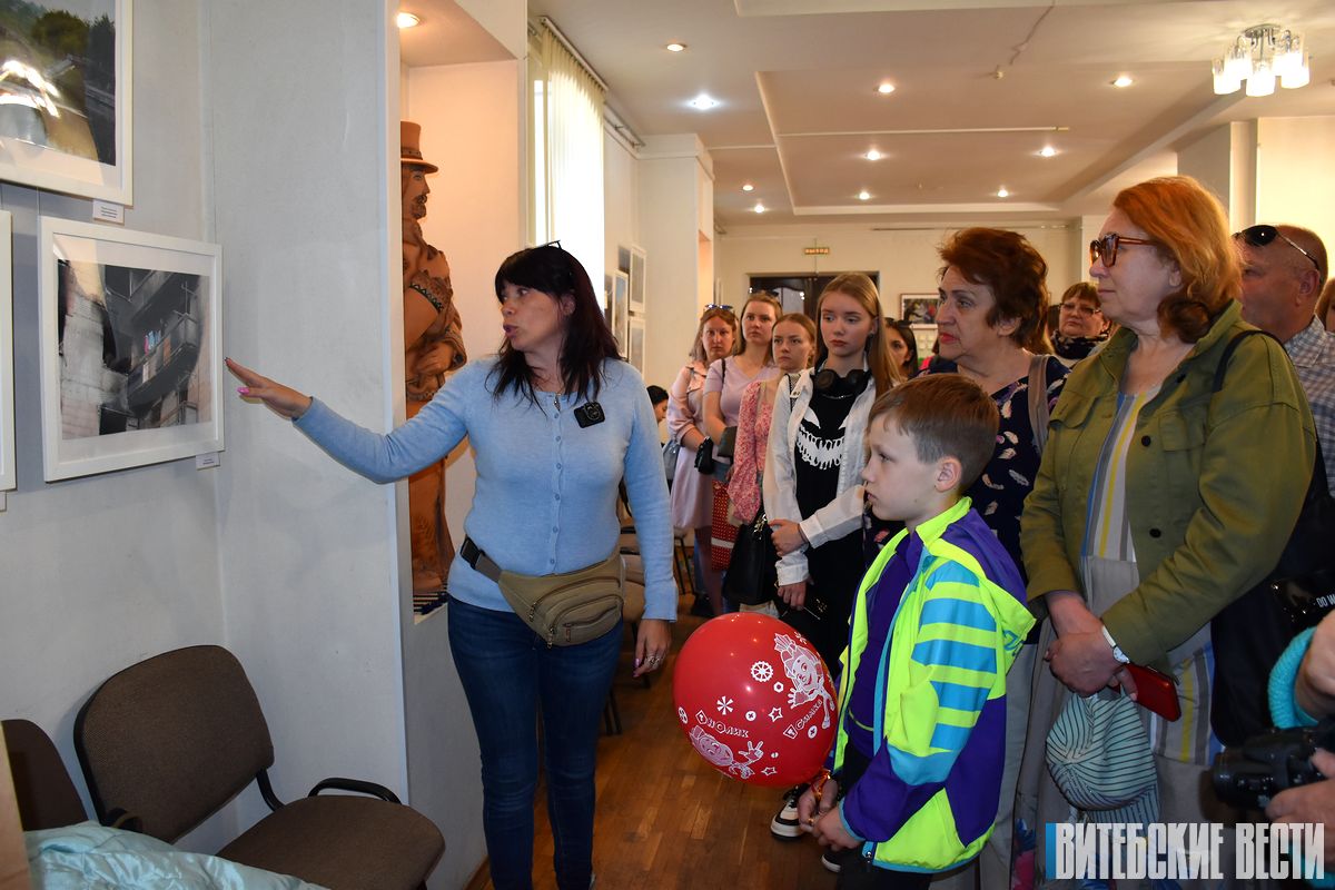 Фотовыставка «МАРИУПОЛЬ: жить несмотря ни на что!» открылась в Витебске