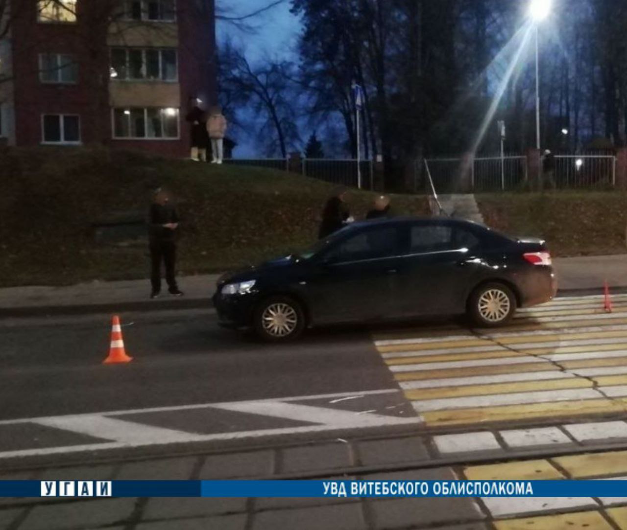 В Витебске на нерегулируемом пешеходном переходе иномарка сбила девушку