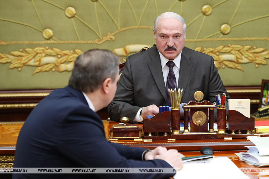 Лукашенко об эпидситуации: расслабляться нельзя, но обстановка улучшается