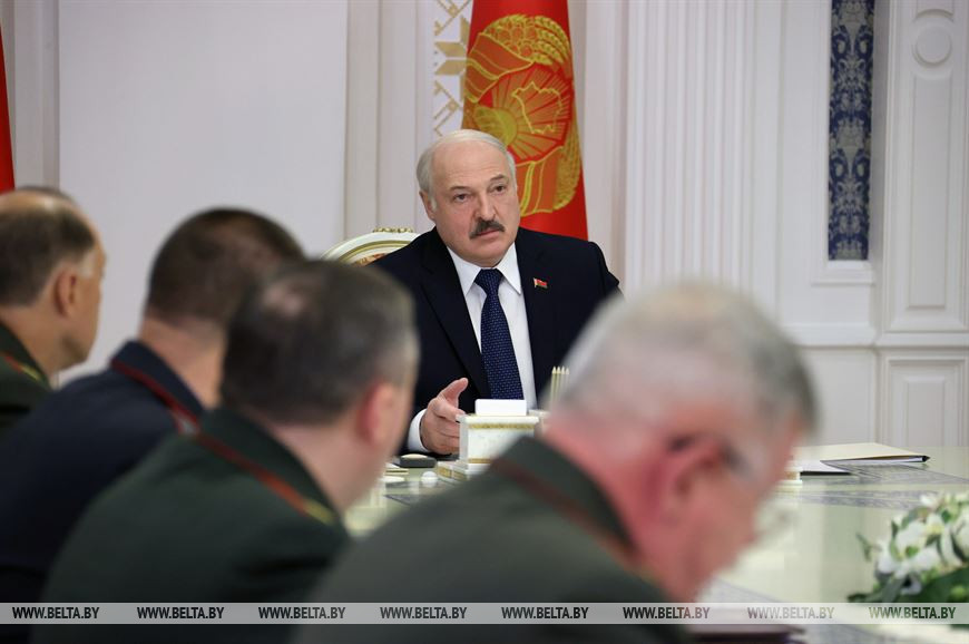 Лукашенко о ситуации на границе: главное - защитить свою страну и народ, не допустить столкновений