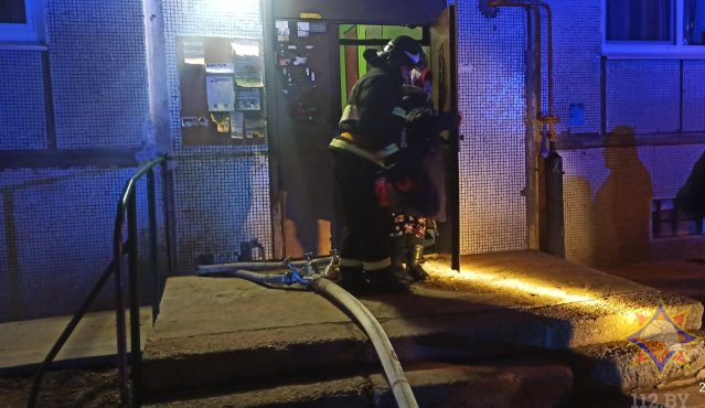 На пожаре в Полоцке работники МЧС спасли мужчину