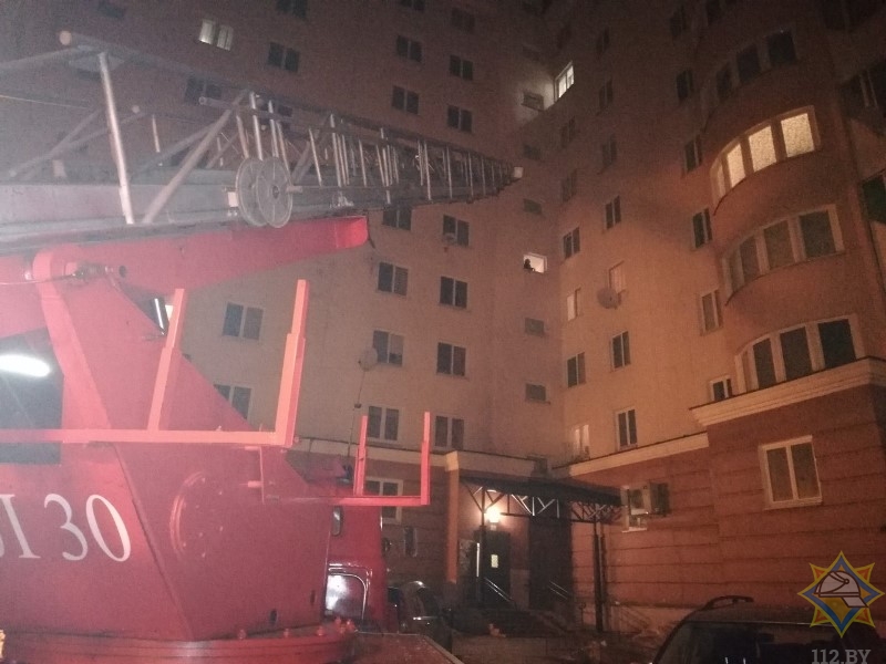 В многоэтажке на проспекте Строителей в Витебске произошел пожар, спасен квартиросъемщик