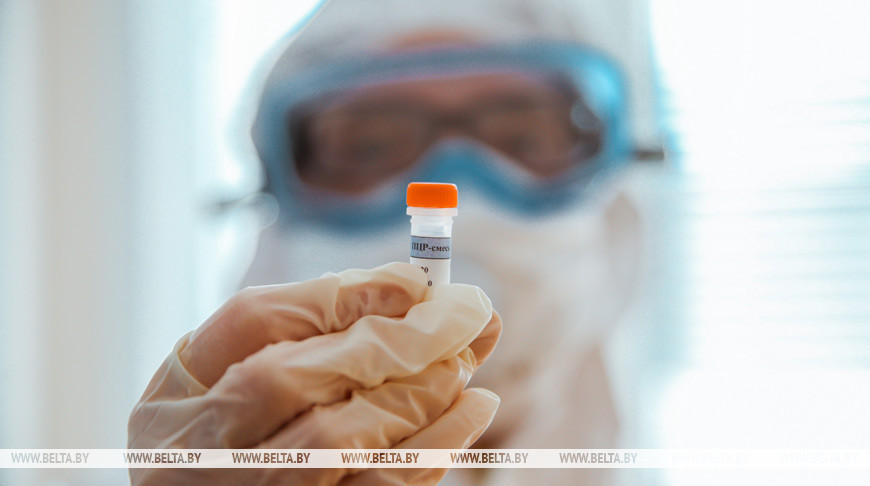 Вакцинация защищает от тяжелых последствий коронавируса - вирусолог