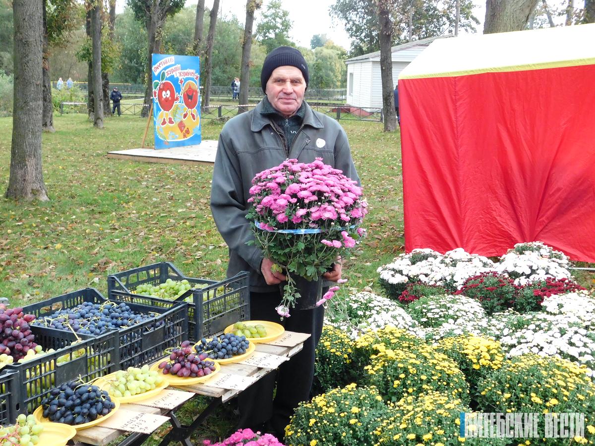 Садовод из Миор Георгий Шокель: «Цветами у нас увлекаются все, стараясь сделать свои дворы красивее»