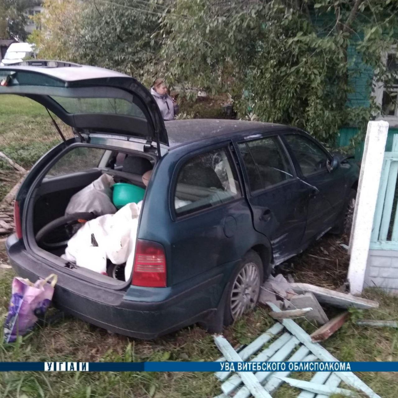 В Витебском районе автомобиль слетел в кювет