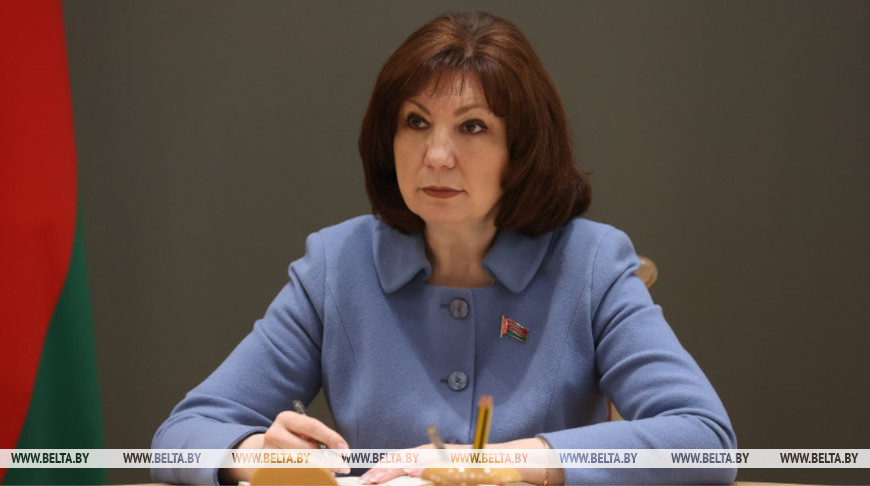 Кочанова пришла на доклад к Лукашенко со стихами
