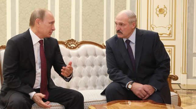 Лукашенко поздравил Путина с убедительной победой на выборах Президента России