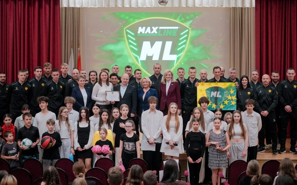 «МЛ «Витебск» продолжил свой благотворительный марафон. Лидеры чемпионата Беларуси навестили пациентов Республиканской детской больницы 