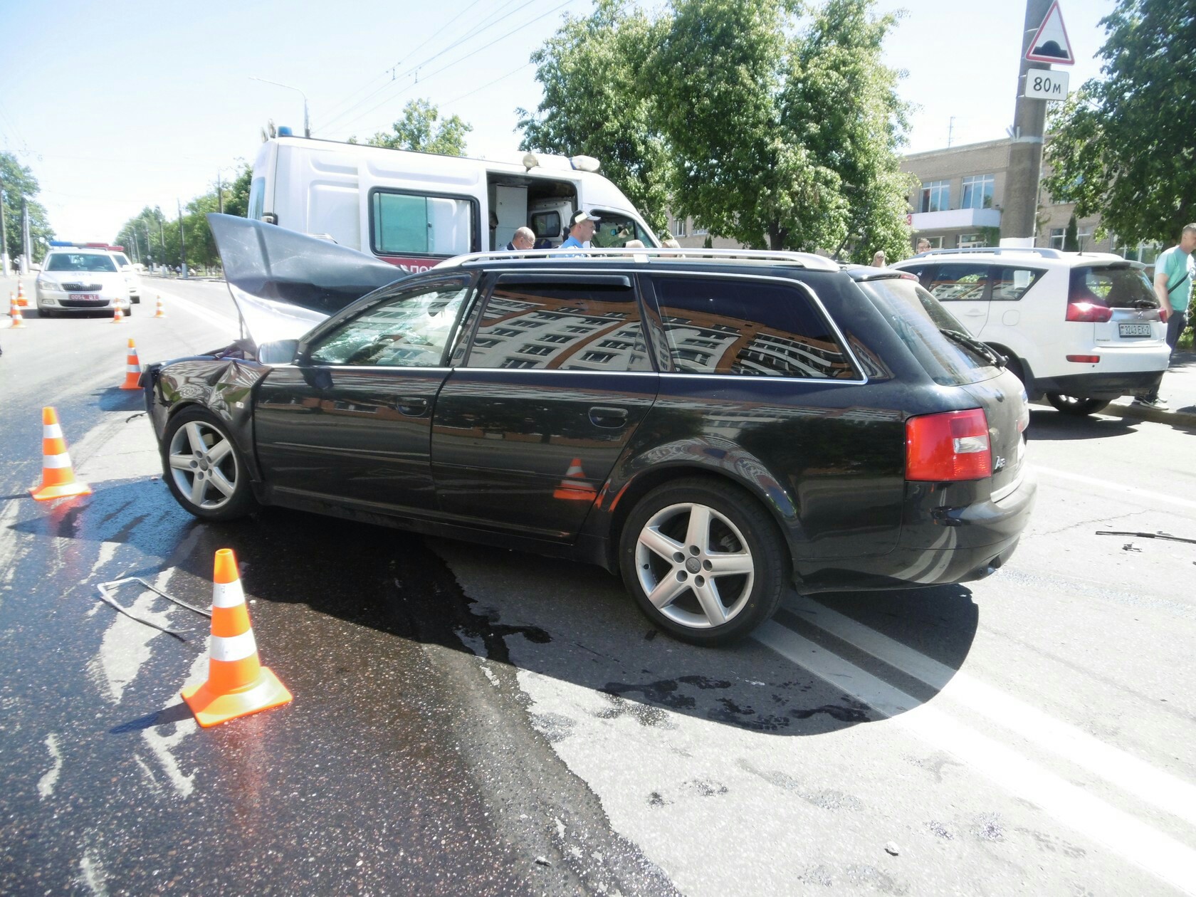 В Витебске пьяный водитель врезался в припаркованные авто