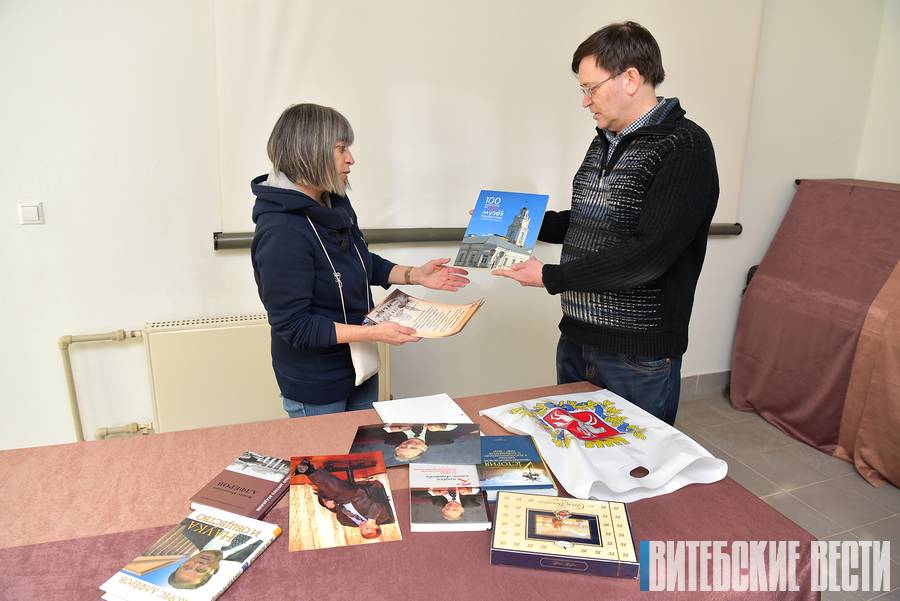 Витебский областной краеведческий музей пополнился книгами и фотоматериалами о выдающемся ученом Жоресе Алфёрове
