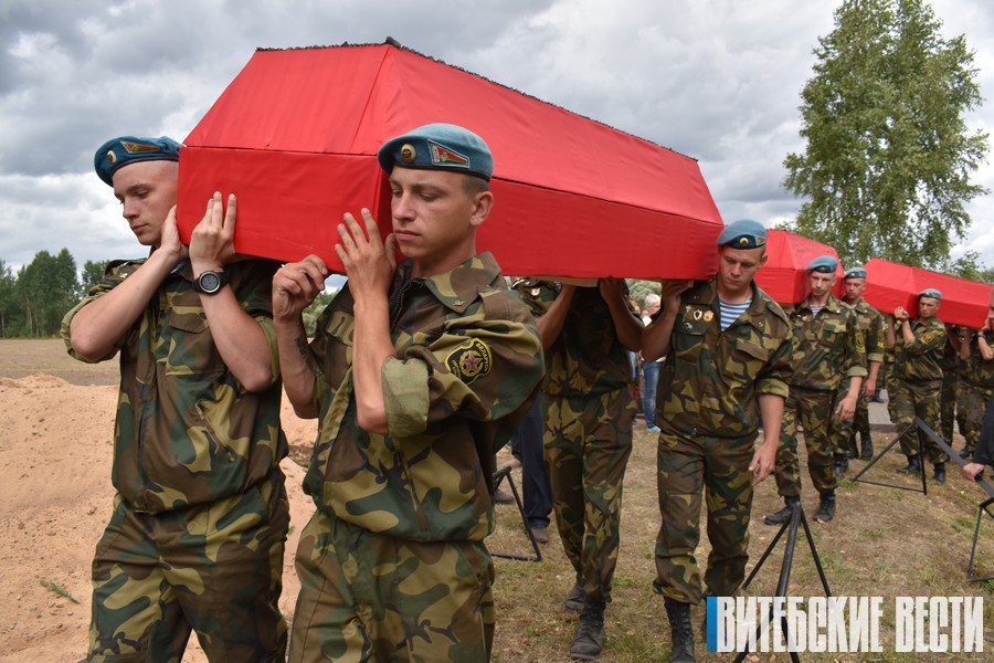 В Витебском районе в братской могиле перезахоронили останки более 80 солдат