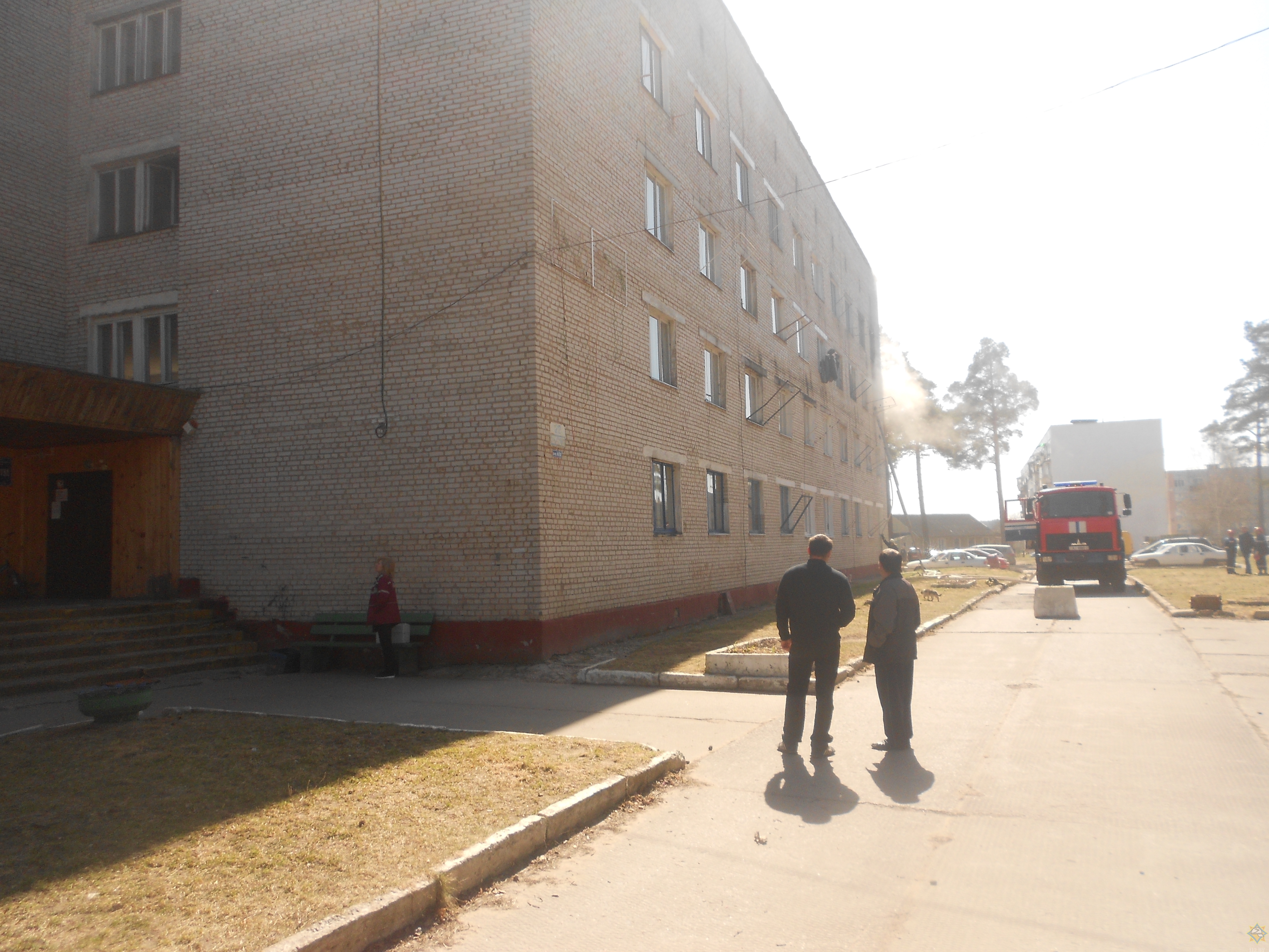 При пожаре в общежитии в Поставах эвакуировано 20 человек