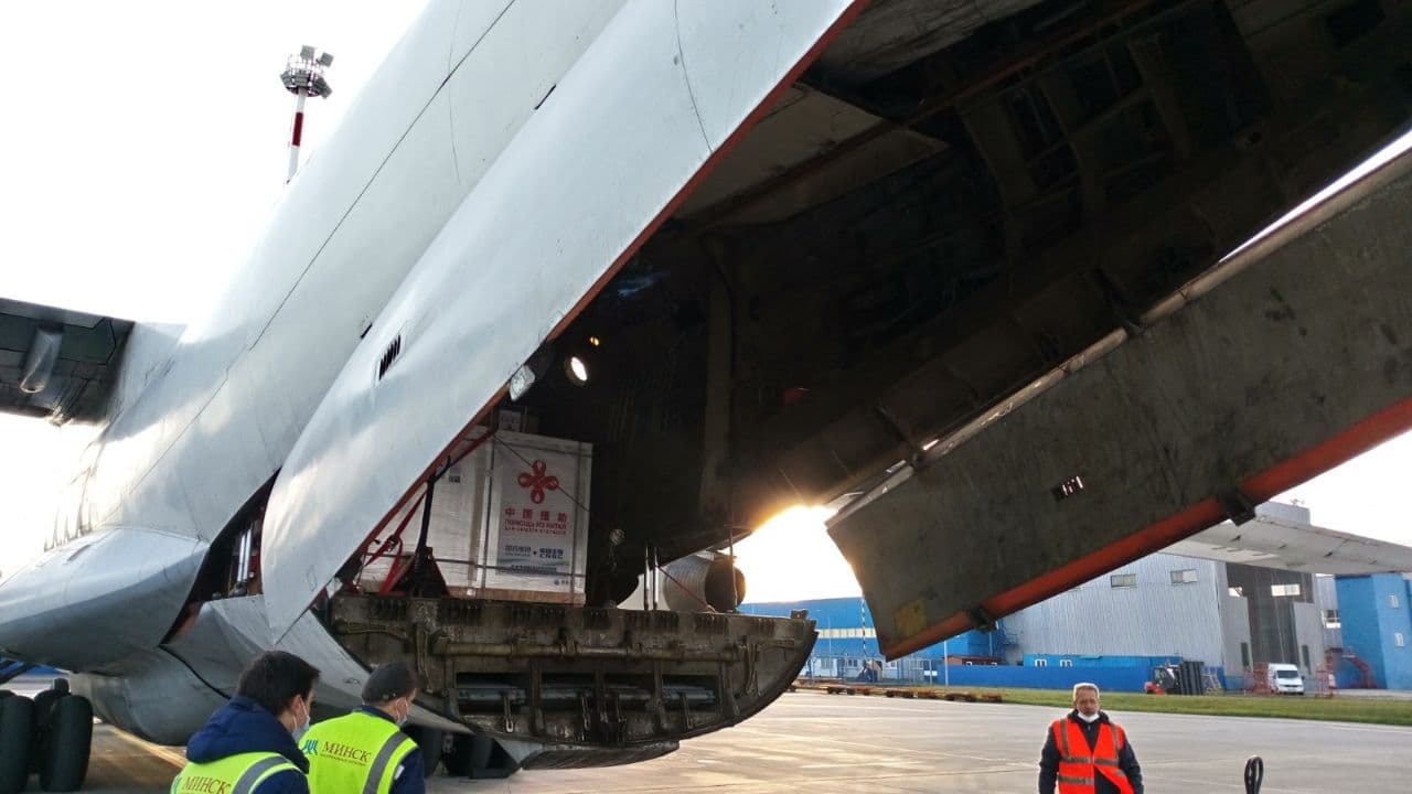 В Беларусь из Пекина прибыли 1,5 миллиона доз вакцины против COVID-19