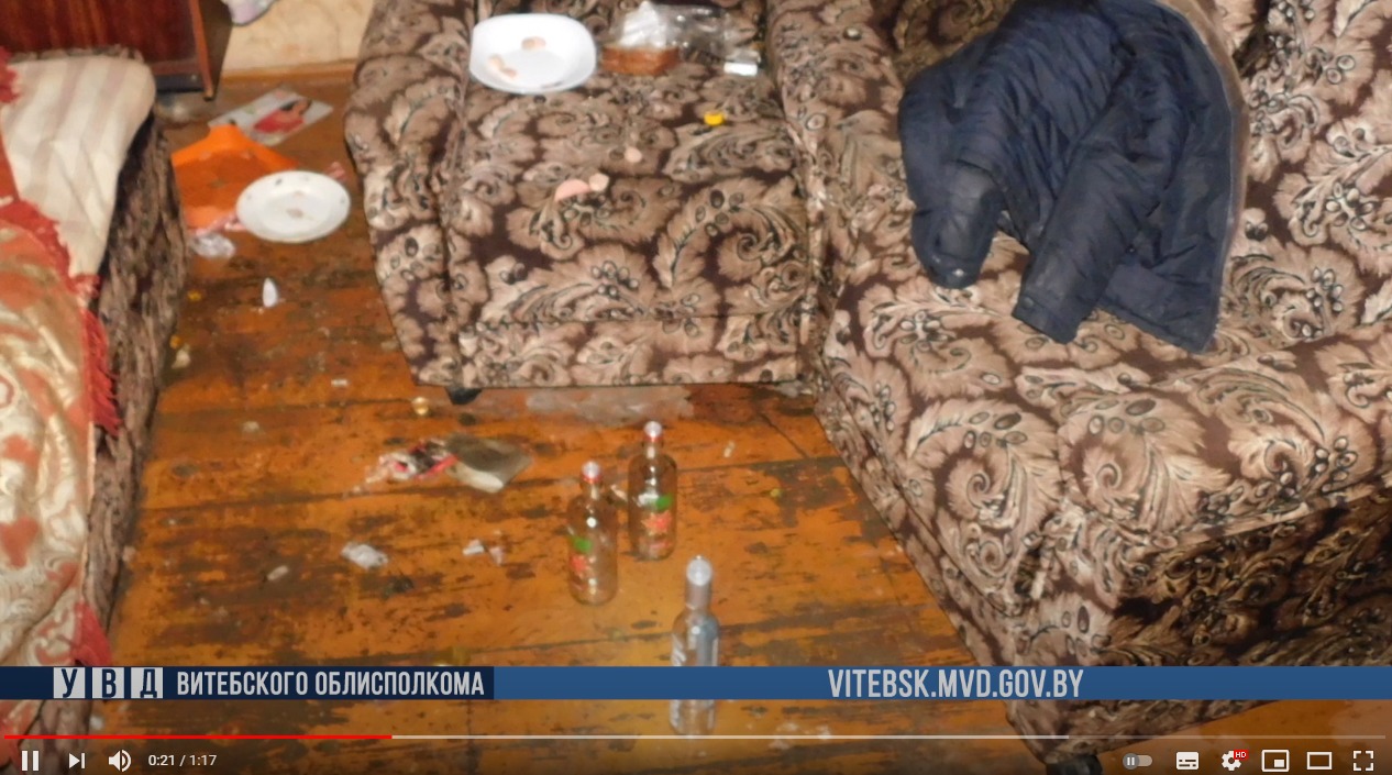 В Миорах двое мужчин отобрали у собутыльницы золотые украшения, чтобы обменять их на выпивку