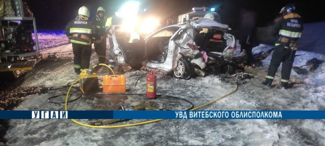 В Докшицком районе легковушку вынесло на встречную полосу. Погибла пассажирка 