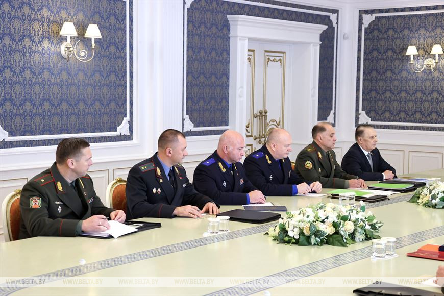 У Лукашенко обсудили необходимость создания военных прокуратур. Что поручил Президент?