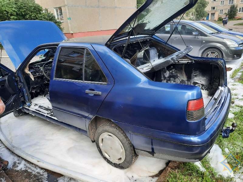 В Лепеле горел легковой автомобиль