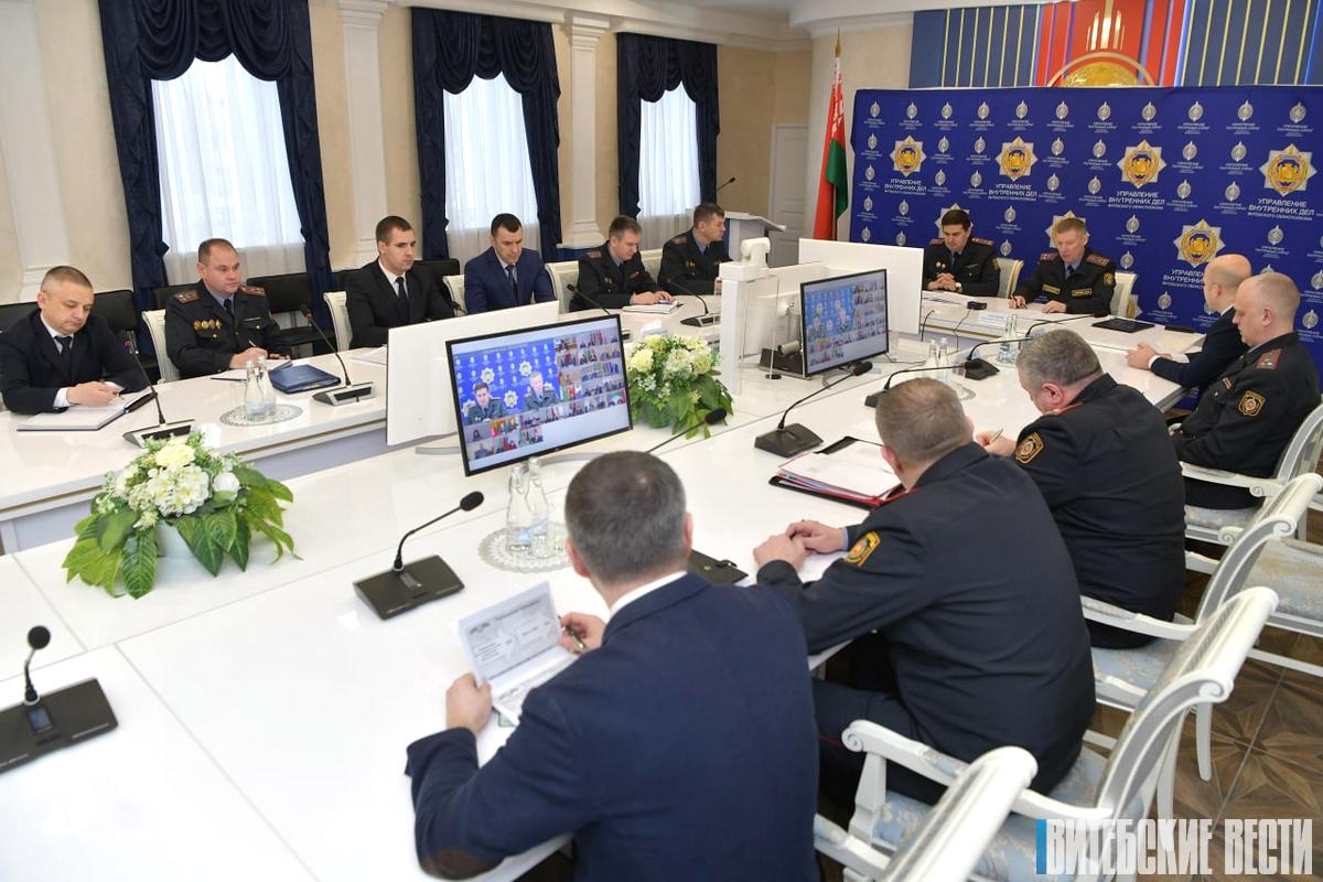 Замминистра внутренних дел Беларуси Дмитрий Корзюк провел совещание с руководством Витебской областной и районных комиссий по референдуму