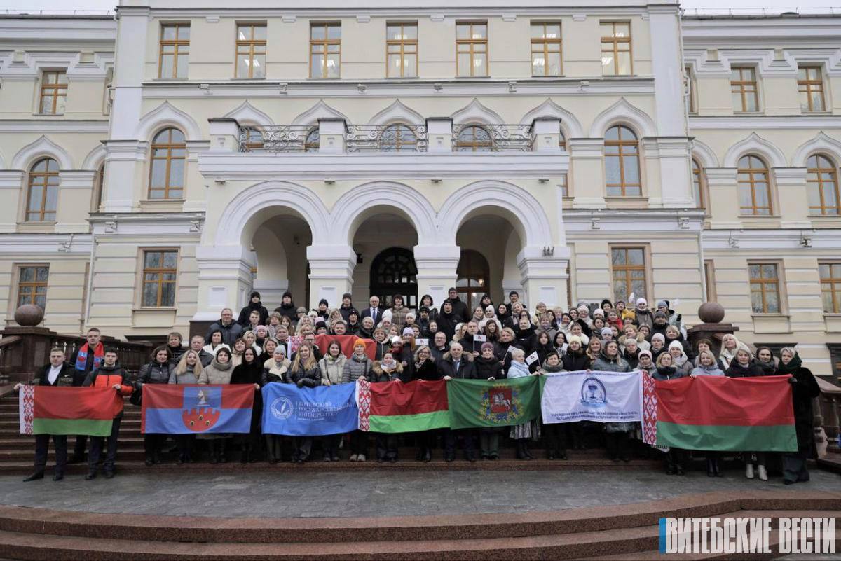 Фотофакт: Делегация Витебской области отправилась в Минск для участия в "Марафоне единства"