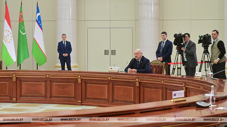 Александр Лукашенко принял участие в неформальной встрече лидеров стран СНГ. О чем шел разговор?