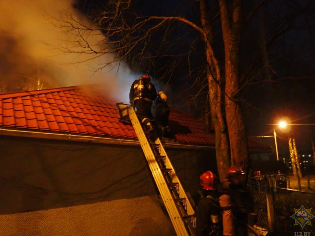 В Витебском районе горел частный магазин