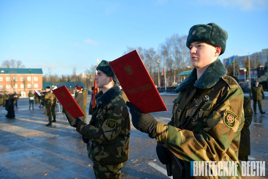 Свыше 600 новобранцев 103-й Витебской отдельной гвардейской воздушно-десантной бригады приняли военную присягу