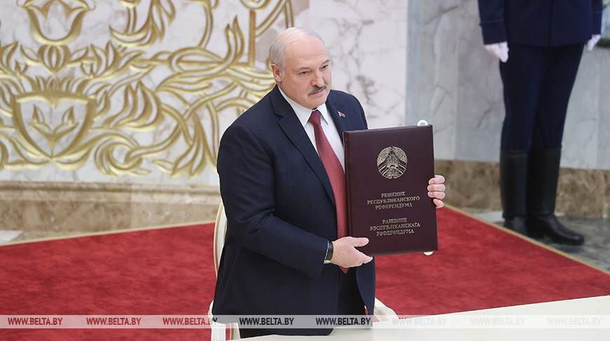Александр Лукашенко подписал Решение республиканского референдума по Конституции