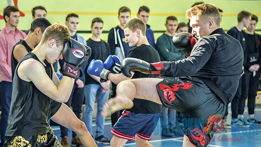 Зал тяжелой атлетики открылся аграрно-техническом колледже в Городке