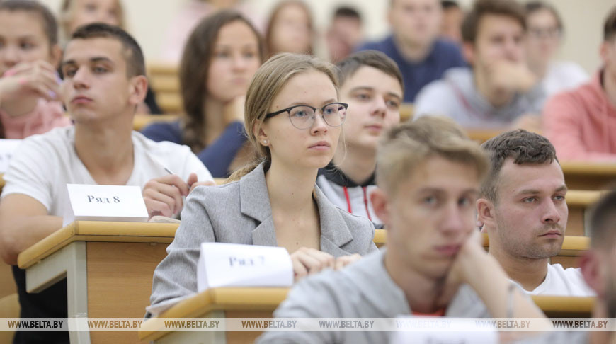 Лукашенко поручил к следующей вступительной кампании разработать новые правила поступления в вузы