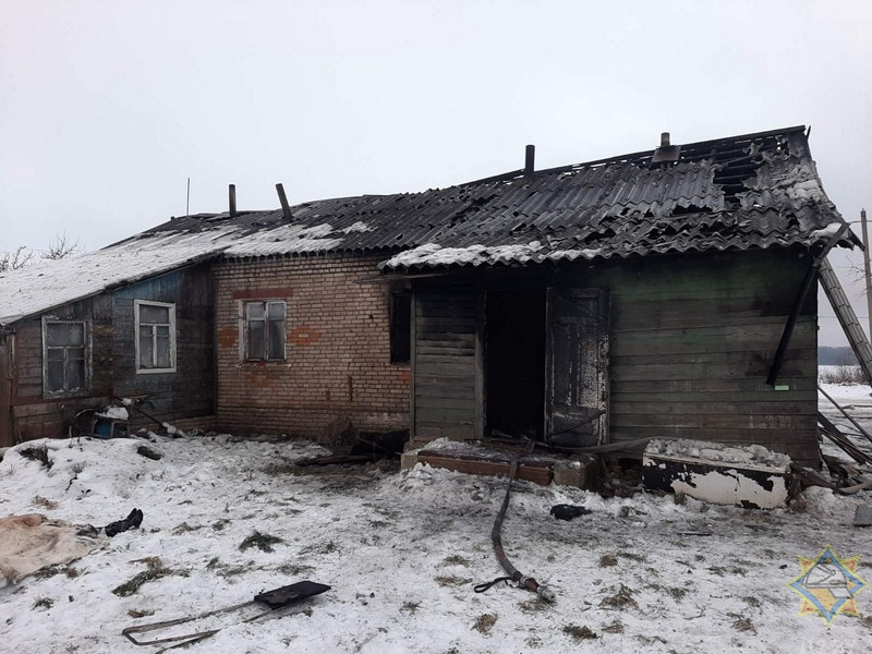 На пожаре в Городокском районе спасатели обнаружили труп мужчины