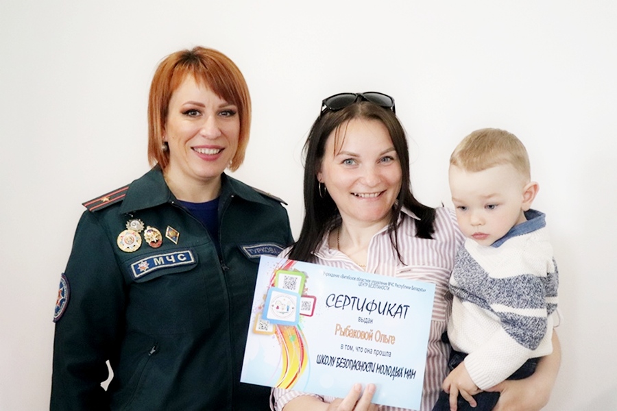  «Не оставляйте детей одних!»: спасатели Витебской области приняли участие в республиканской профилактической акции