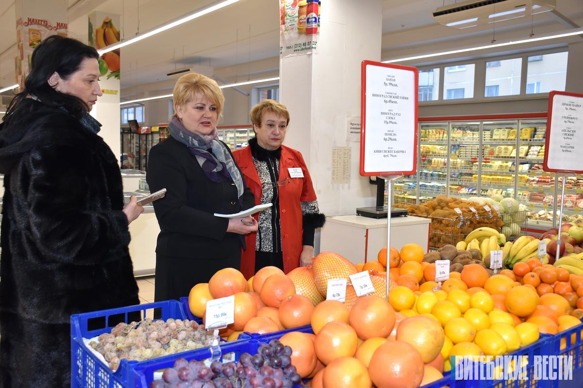 Татьяна Автухова провела мониторинг цен в одном из продуктовых магазинов в Витебске