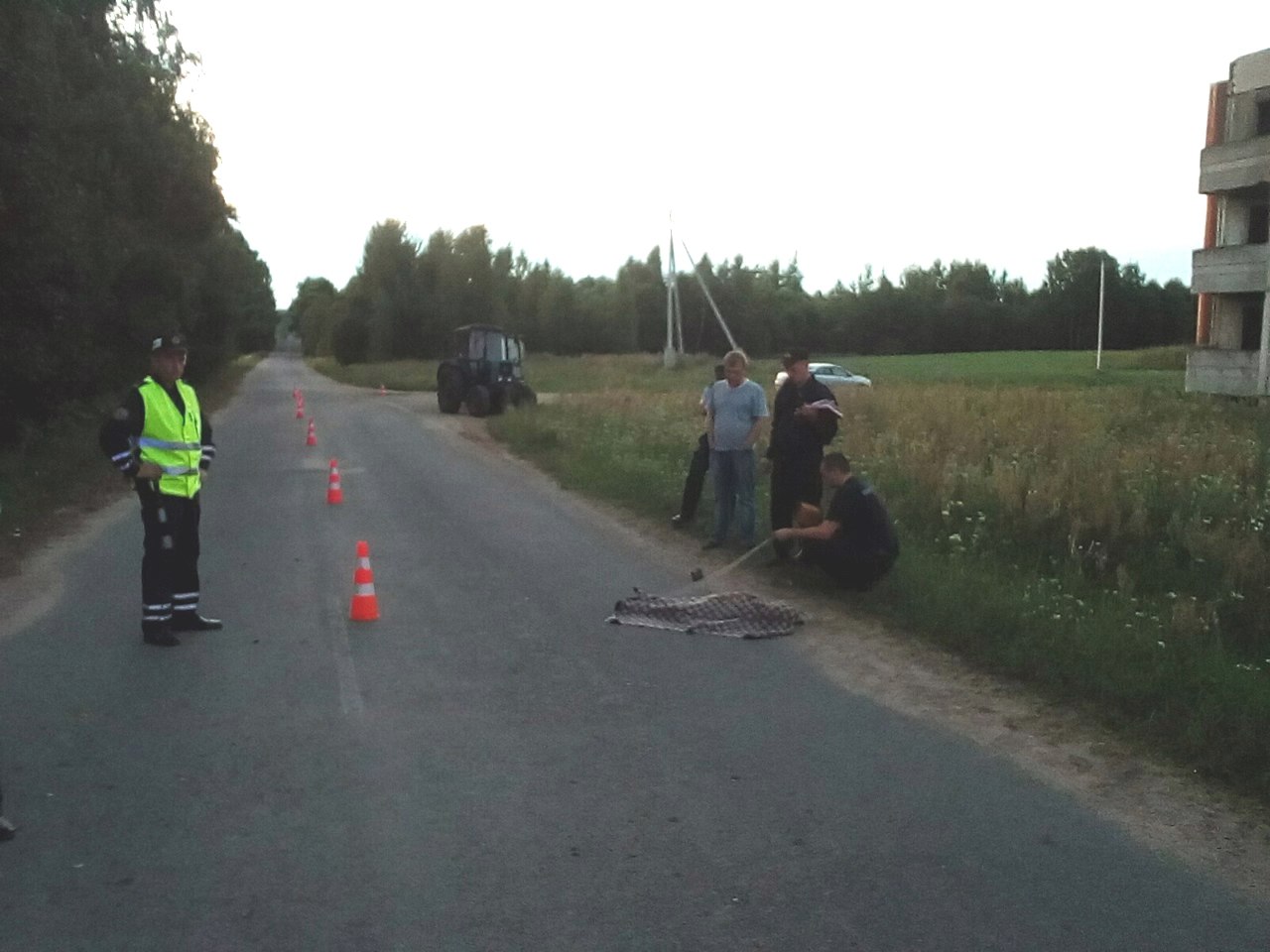 В Лиозненском районе 6-летний мальчик попал под колеса полуприцепа-кормораздатчика