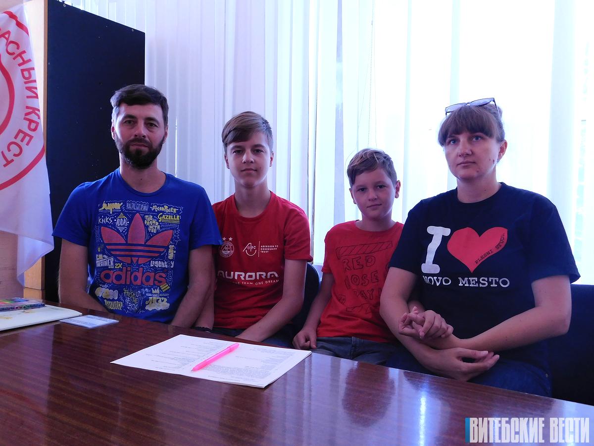 Новополочане оказывают действенную помощь вынужденным переселенцам из Украины