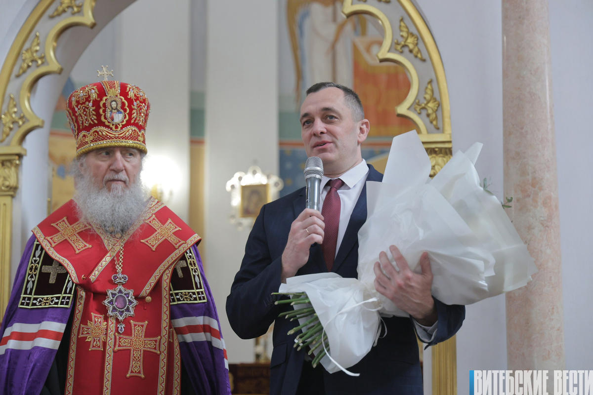 Председатель облисполкома Александр Субботин принял участие в пасхальном богослужении в Свято-Успенском храме Витебска